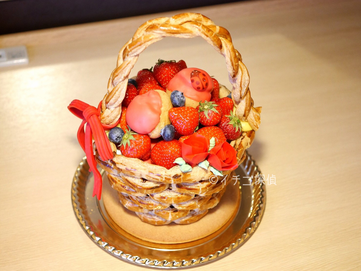イチゴ探偵｜かご型タルトパイ「いちご摘み」がリーガロイヤルホテル大阪に2018年も登場！旬の苺とシュークリームがどっさり