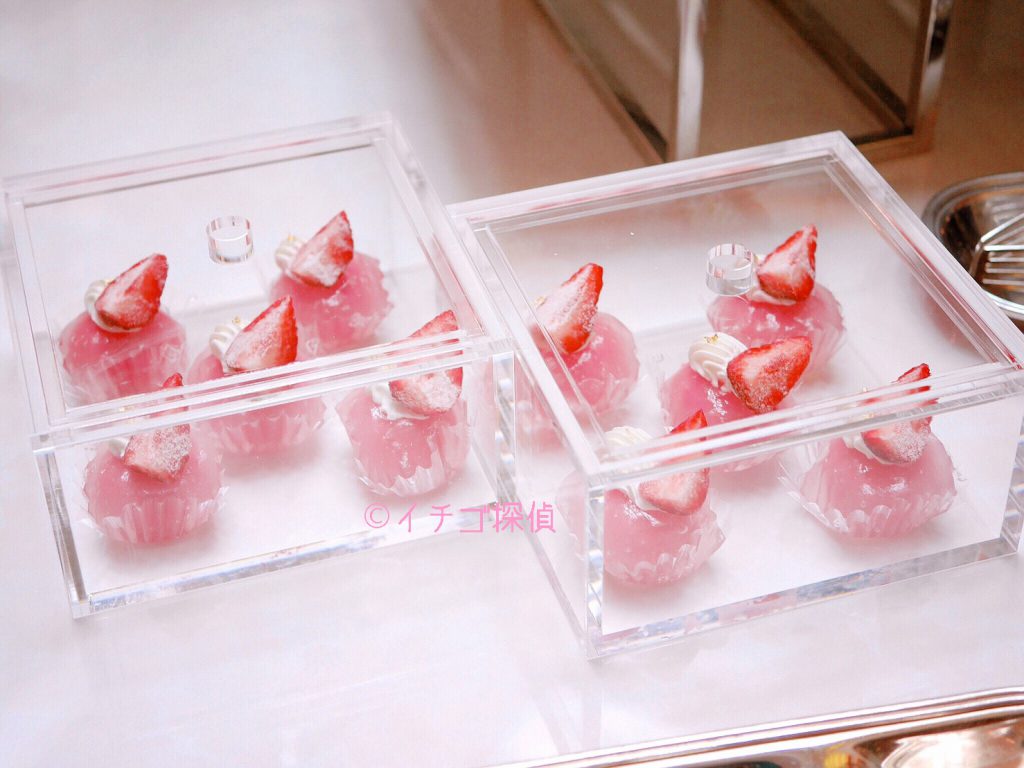 イチゴ探偵｜珍しい苺料理＆可愛いスイーツに歓喜！ストリングスホテル東京インターコンチネンタル「苺ランチビュッフェ」
