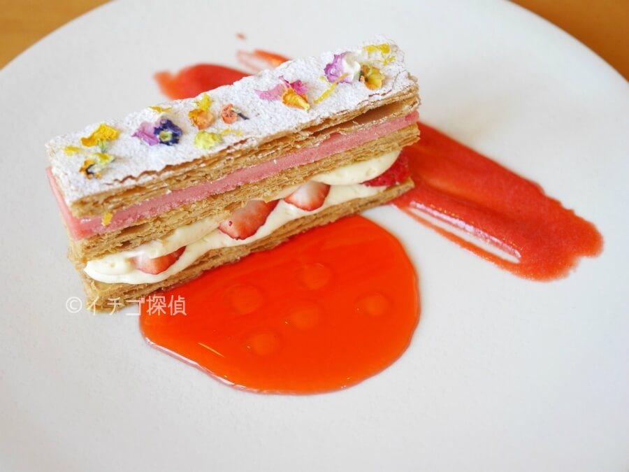 イチゴ探偵｜軽井沢ホテルブレストンコートで「苺のミルフイユ」を堪能！甘酸っぱい苺&レモンクリームにサクサクパイ！