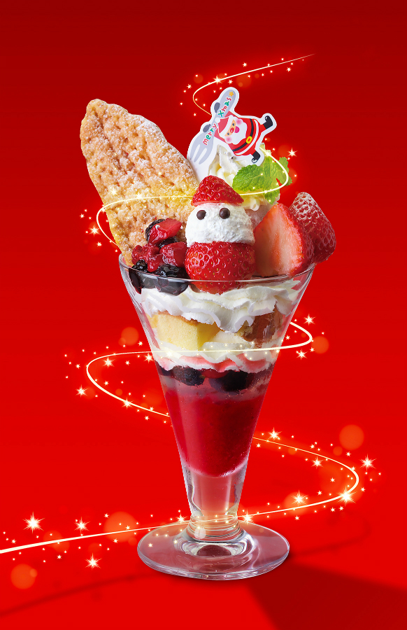 銀座コージーコーナー「ベリー☆メリークリスマスパフェ」苺サンタとツリーに見立てたリーフパイが華やか！