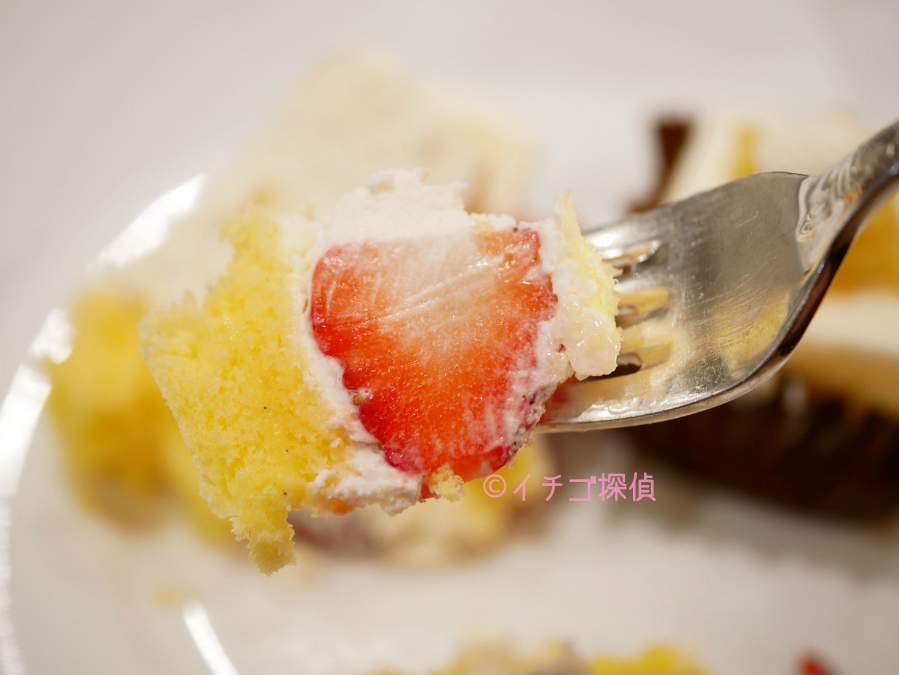 【実食】日本橋三越のクリスマスケーキ！東京會舘「苺のクリスマスマロンシャンテリー」にバラのケーキも！
