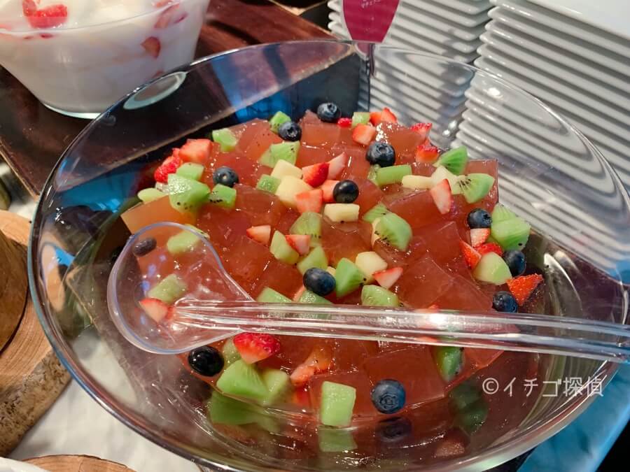 【AWkitchen TOKYO 新丸ビル店】苺デザートビュッフェを実食！いちご食べ放題に新鮮なサラダも！