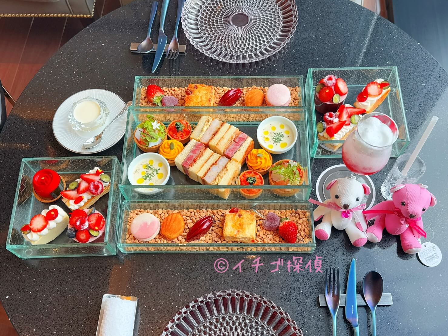 \実食/ヒルトン横浜でアフタヌーンティー「オーケストラ」Bar & Lounge Melodyでいちごアフタヌーンティー