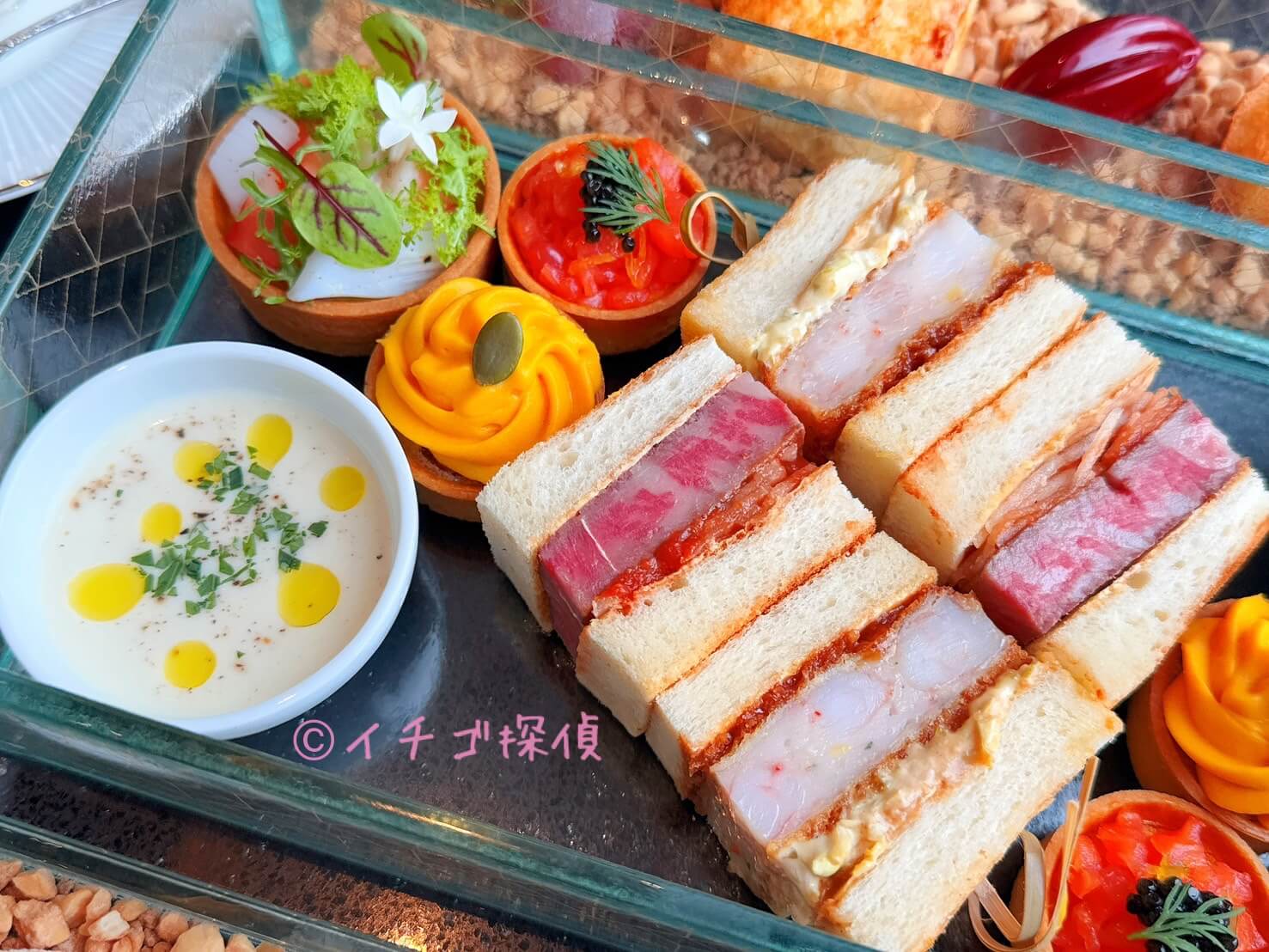 \実食/ヒルトン横浜でアフタヌーンティー「オーケストラ」Bar & Lounge Melodyでいちごアフタヌーンティー