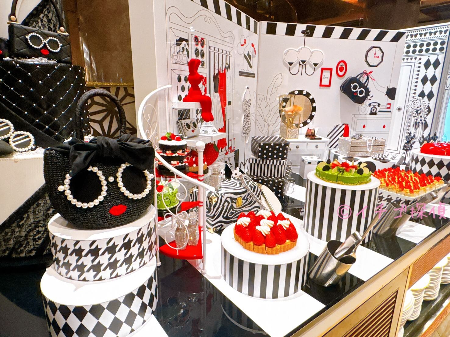 \実食/ヒルトン東京でいちごビュッフェ！2026年は「ストロベリーモノクロ・ガールズパーティー」