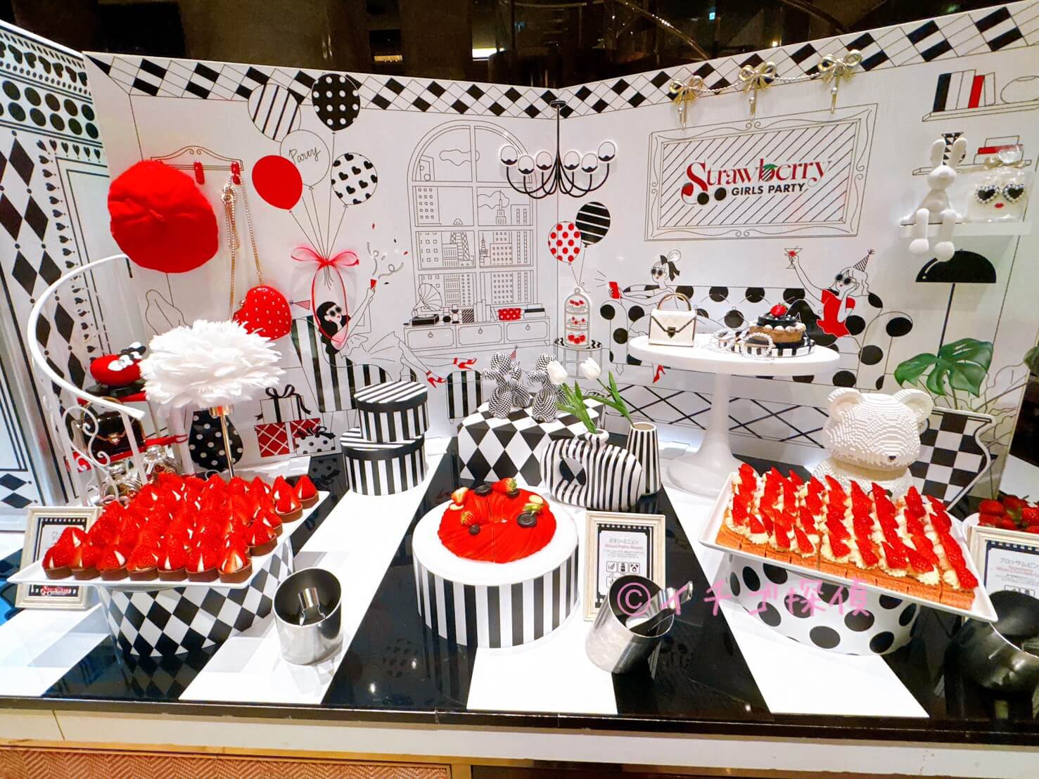 \実食/ヒルトン東京でいちごビュッフェ！2026年は「ストロベリーモノクロ・ガールズパーティー」