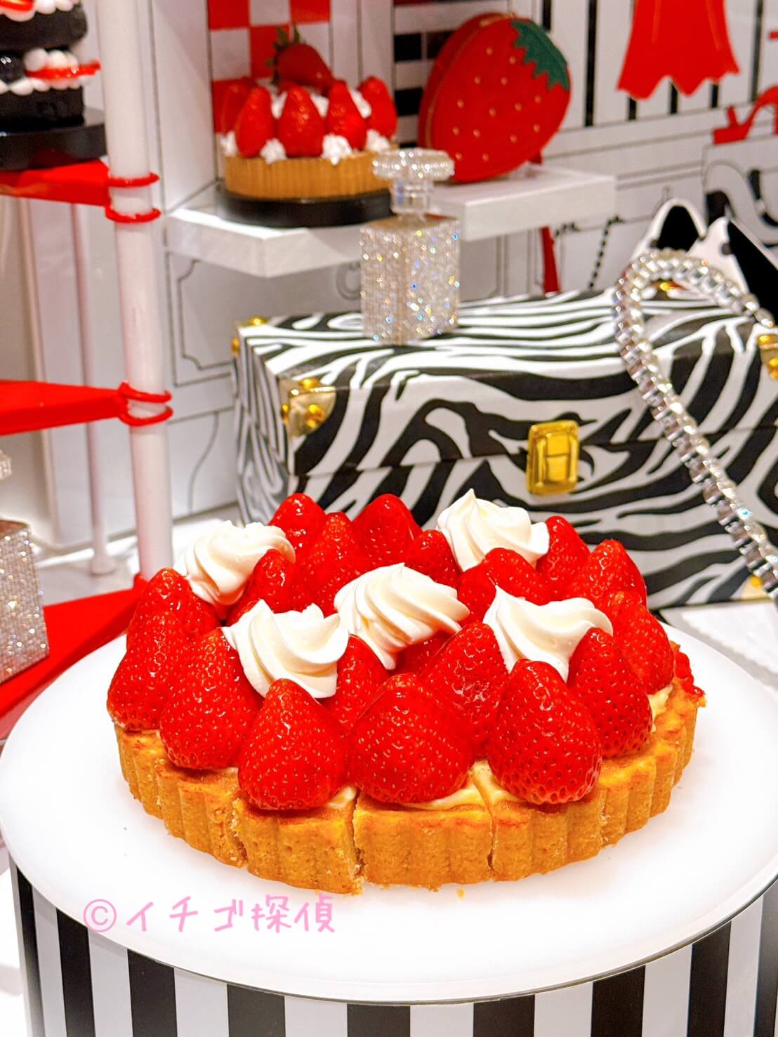 \実食/ヒルトン東京でいちごビュッフェ！2026年は「ストロベリーモノクロ・ガールズパーティー」