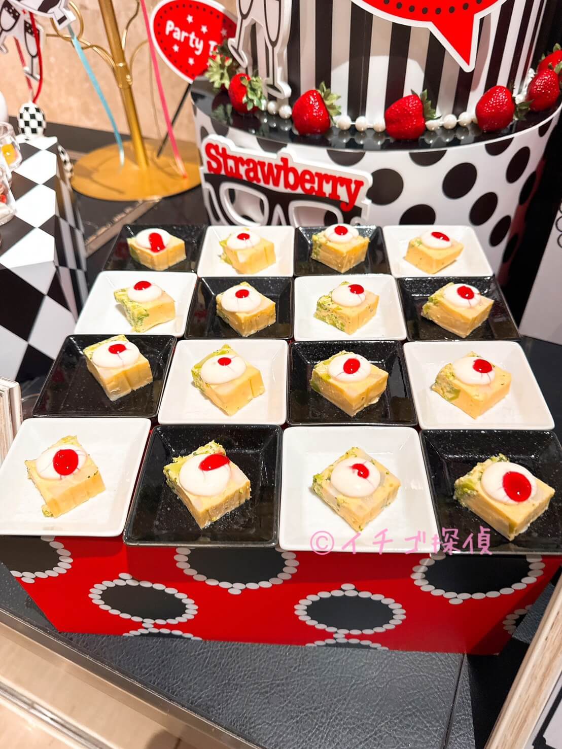 \実食/ヒルトン東京でいちごビュッフェ！2026年は「ストロベリーモノクロ・ガールズパーティー」