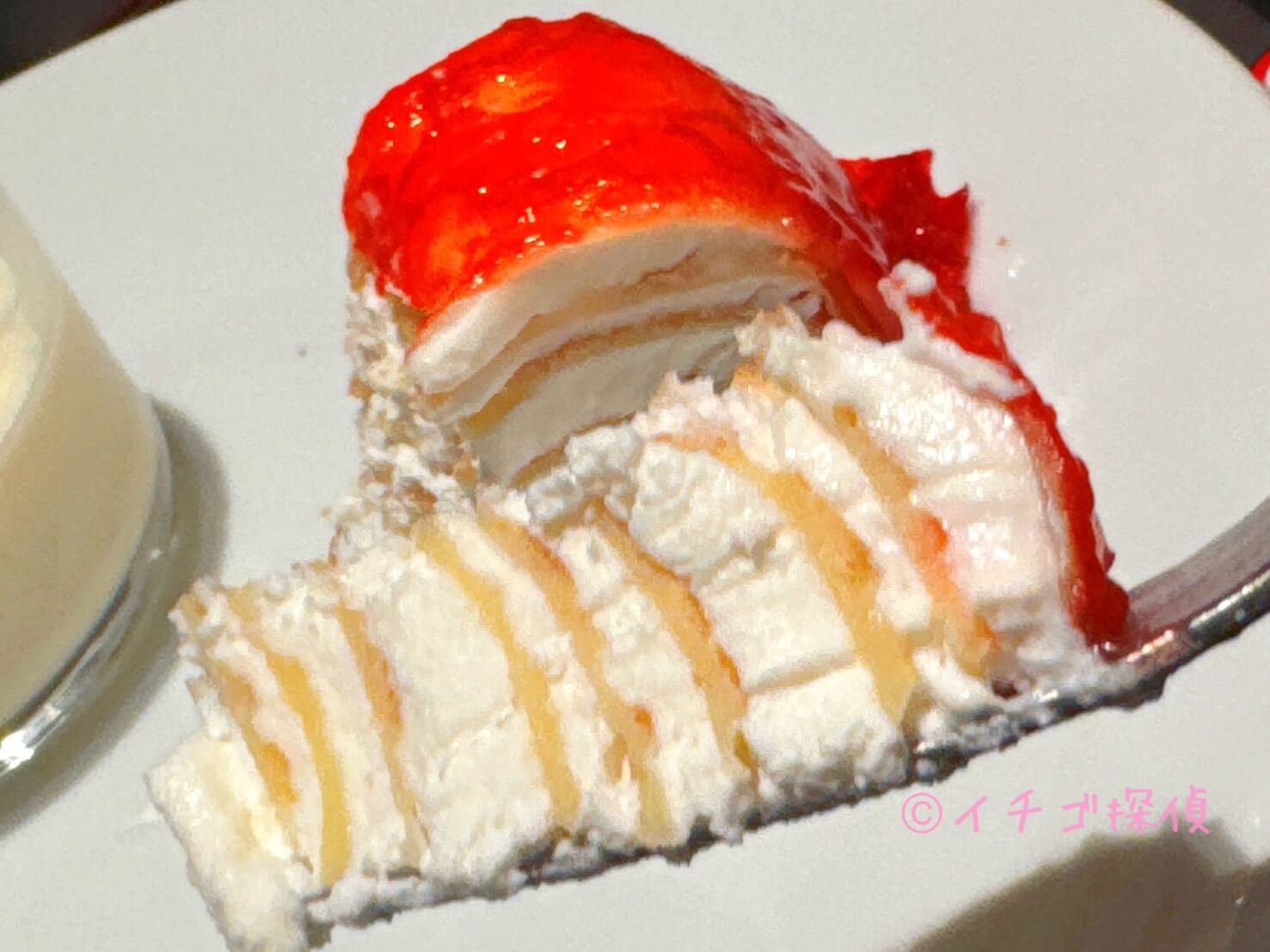 \実食/ヒルトン東京でいちごビュッフェ！2026年は「ストロベリーモノクロ・ガールズパーティー」